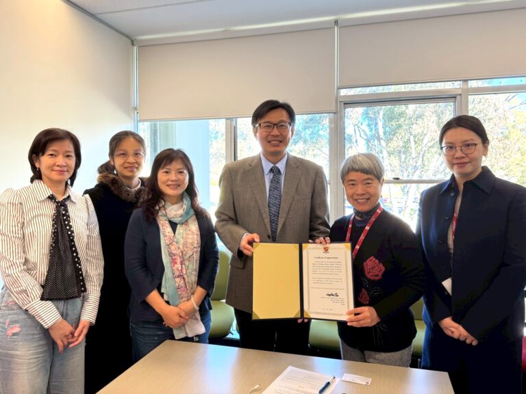 Figure 2: China Medical University and Western Sydney University hold in-depth discussions regarding collaboration on Chinese medicine curricula and clinical internships.